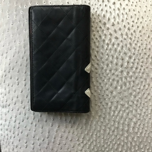 CHANEL ♦️♦️♦️FLASH SALE♦️♦️Black and White Quilted Wallet - Picture 2 of 7